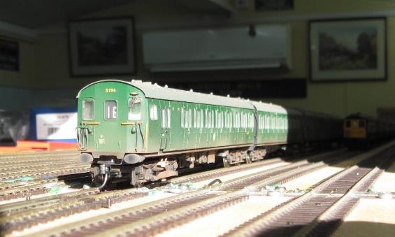 2 EPB no.5734 in the autumn sunshine. 
Ewhurst Green model railway
BR(S) British Railways Southern Region
Copyright www.EwhurstGreen.com
