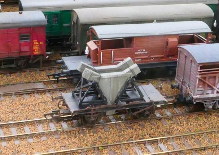 RAF Airscrews en-route to Dunsfold Aerodrome
www.EwhurstGreen.com
