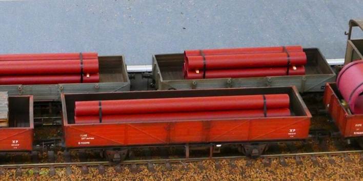 Ewhurst Green model railway
.
Long tubes on a BR open TUBE wagon
www.EwhurstGreen.com
