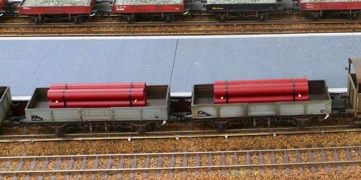 Ewhurst Green model railway
.
Tubes loaded on ex.GWR open 'C' TUBE wagons
www.EwhurstGreen.com

