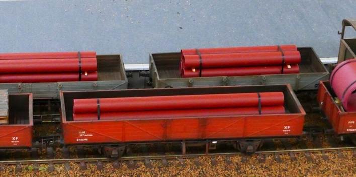 Ewhurst Green model railway
.
Long tubes on a BR open TUBE wagon
www.EwhurstGreen.com
