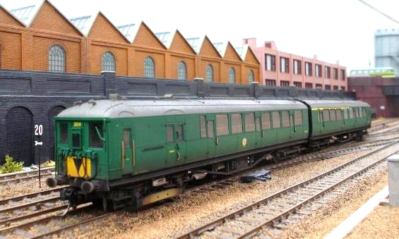 Solo TMC weathered 2 BIL unit no.2019 in its post 2nd December 1964 condition with yellow warning panel   it was withdrawn in this livery on 3rd January 1970.
Ewhurst Green model railway
BR(S) British Railways Southern Region
Copyright www.EwhurstGreen.com

www.EwhurstGreen.com  
