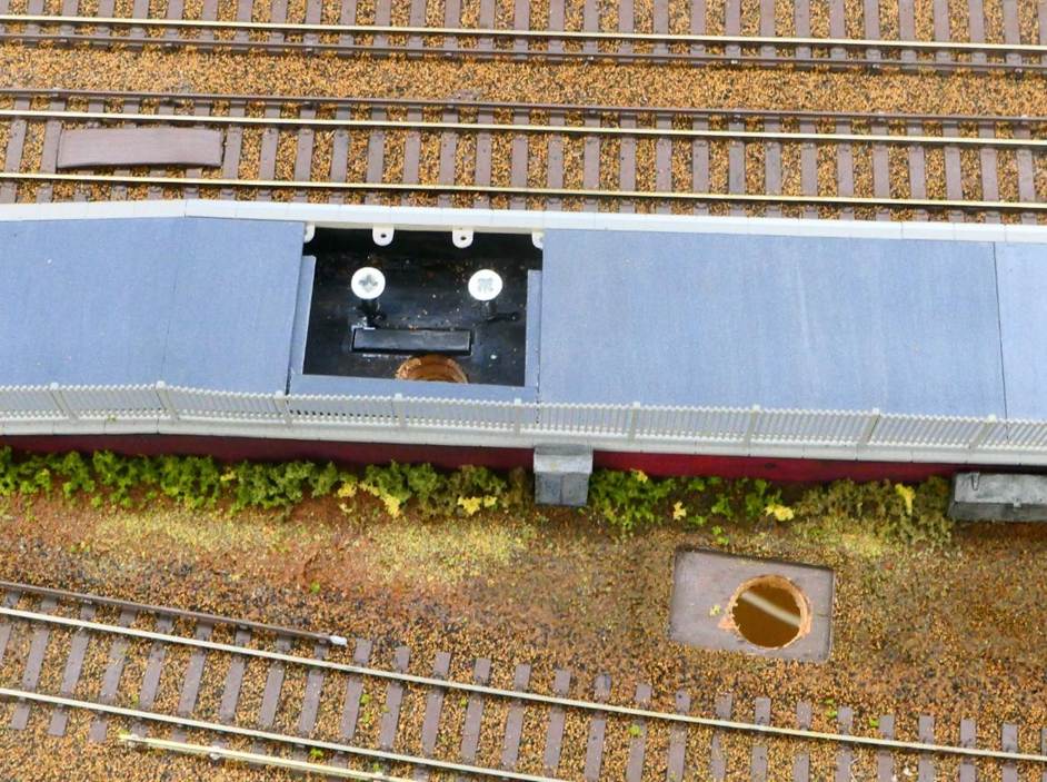 www.EwhurstGreen.com
Mountings for Platform 1 signal (left) and Platform 2 signal (right).
www.EwhurstGreen.com
